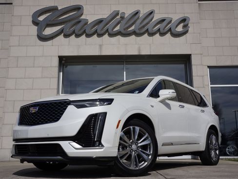 Used 2023 Cadillac XT6 Premium Luxury w/ LPO, Floor Liner Package image 12