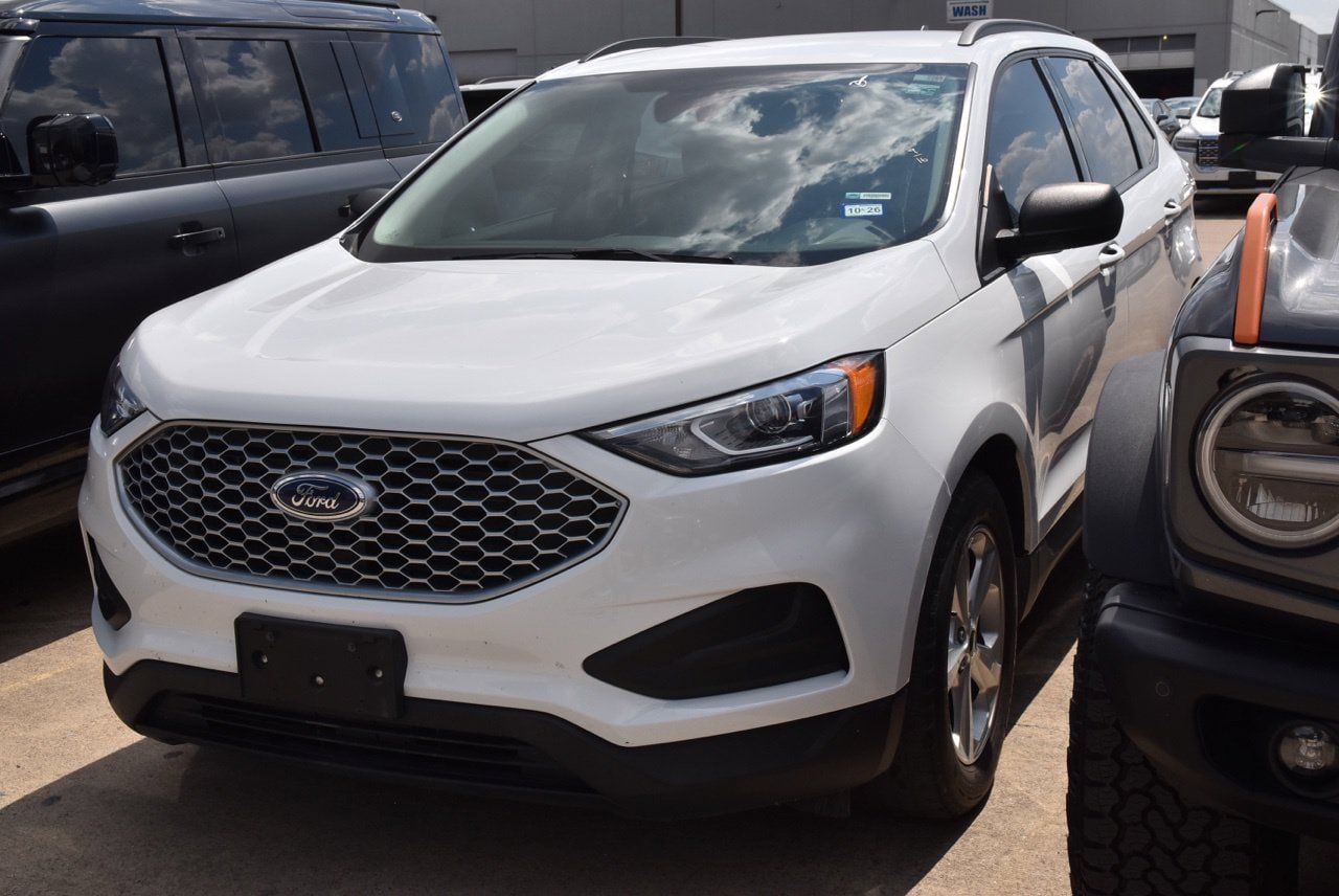 Used 2023 Ford Edge SE AWD/4WD image 2