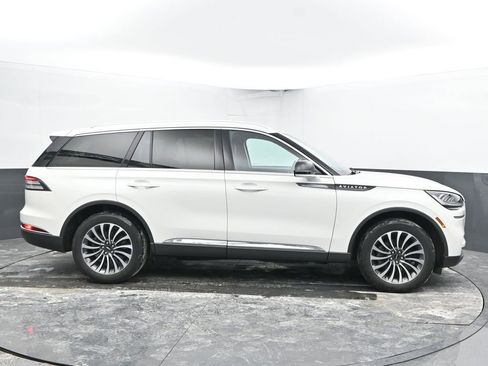 Used 2023 Lincoln Aviator AWD w/ Premium Package image 12