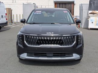 Used 2025 Kia Carnival video 2