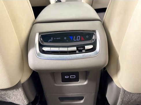 Used 2020 Cadillac XT6 Premium Luxury image 31