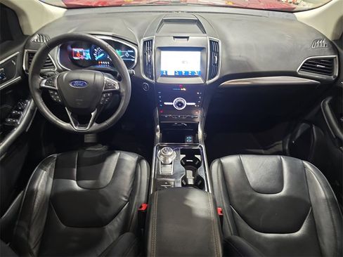 Used 2020 Ford Edge Titanium image 9