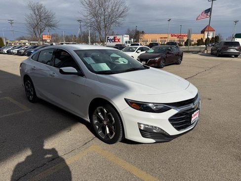 Used 2023 Chevrolet Malibu LT image 3