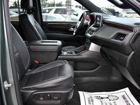 Used 2023 Chevrolet Suburban Premier AWD/4WD image 52