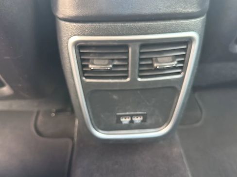 Used 2019 Chrysler 300 Touring w/ Chrome Appearance Package image 27