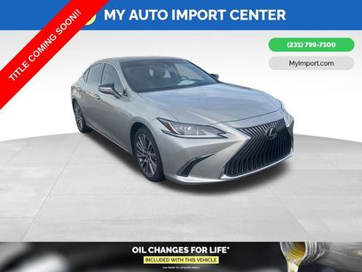 Used 2019 Lexus ES 350 Luxury w/ Accessory Package 2