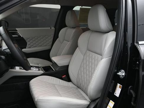 Used 2024 Mitsubishi Outlander SEL Black Edition FWD image 8
