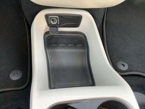 Used 2023 Chrysler Voyager LX FWD image 46