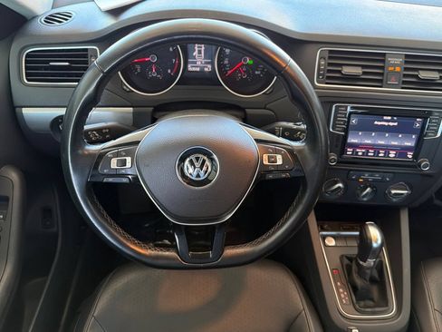 Used 2017 Volkswagen Jetta SE FWD image 14