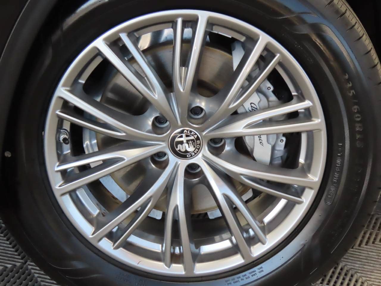 Used 2023 Alfa Romeo Stelvio Sprint RWD image 6
