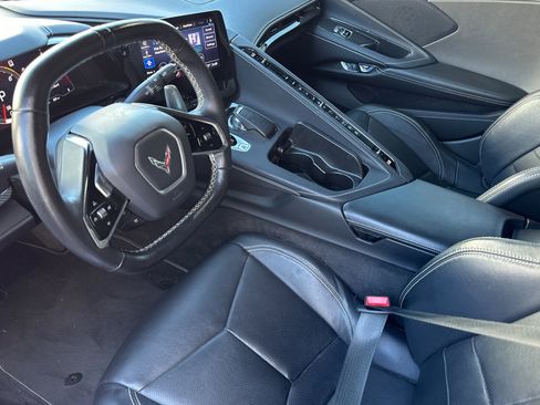 Used 2022 Chevrolet Corvette Stingray Convertible w/ Z51 Performance Package RWD image 10