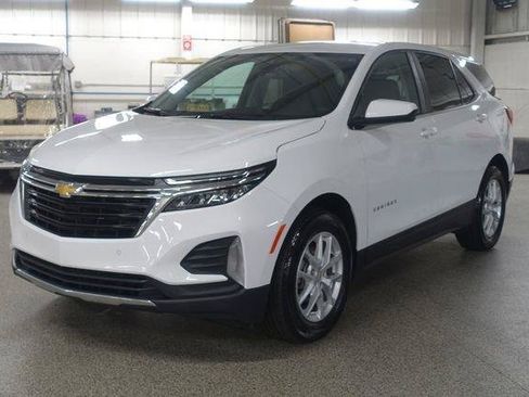 Used 2024 Chevrolet Equinox LT w/ LPO, Floor Liner Package FWD image 3