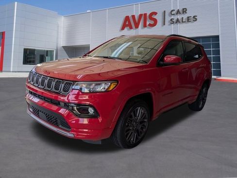 Used 2023 Jeep Compass Limited image 1