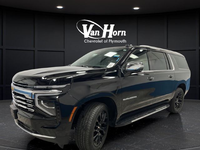 Used 2025 Chevrolet Suburban Premier AWD/4WD image 3
