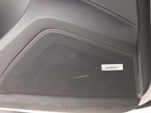Certified 2025 Porsche Cayenne AWD/4WD image 20