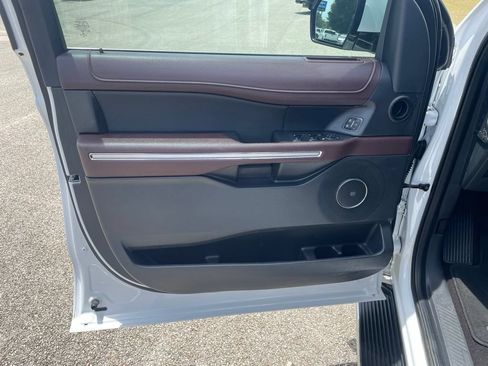 Used 2022 Ford Expedition Max Limited RWD image 15