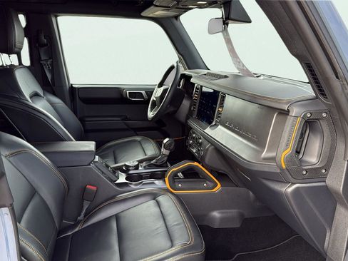 Used 2024 Ford Bronco Badlands w/ Sasquatch Package image 17