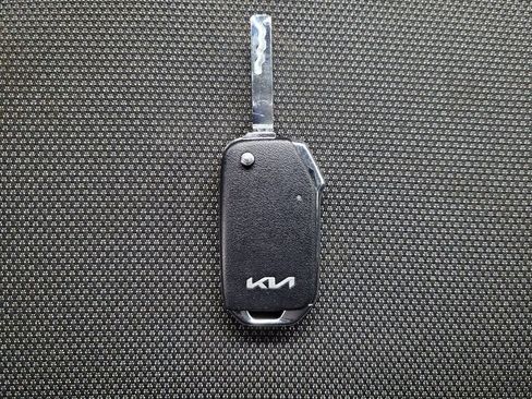 Used 2022 Kia Forte LXS image 32