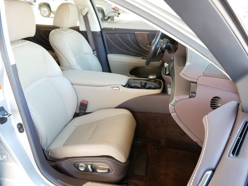 Used 2019 Lexus LS 500 image 8