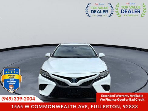 Used 2018 Toyota Camry SE w/ Audio Package FWD image 3