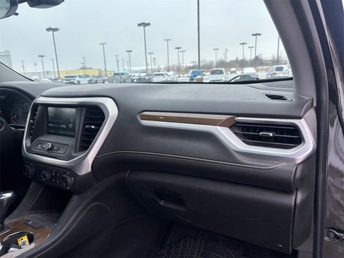 Used 2018 GMC Acadia SLE image 16