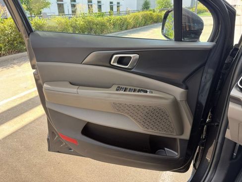 Used 2026 Kia Carnival FWD image 18