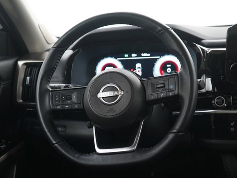 Used 2024 Nissan Pathfinder Platinum AWD/4WD image 19