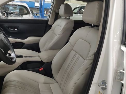 Used 2026 Honda HR-V EX-L image 2