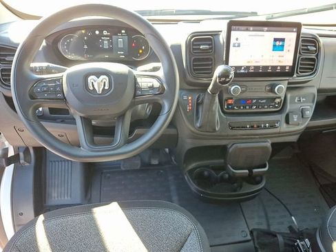Used 2025 RAM ProMaster 2500 w/ Premium Convenience Group FWD image 11