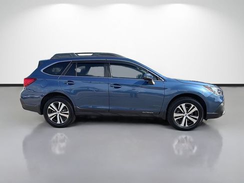 Used 2019 Subaru Outback 3.6R Limited w/ Popular Package #2 AWD/4WD image 2