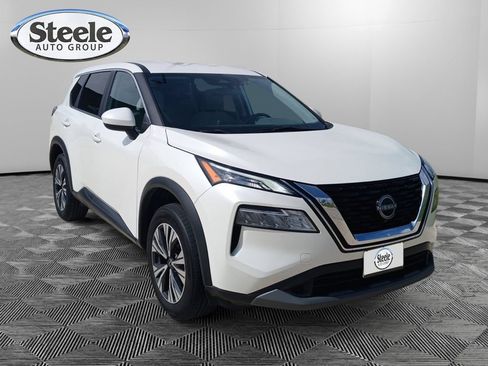 Used 2023 Nissan Rogue SV FWD image 3