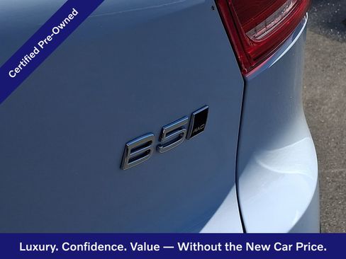 Certified 2025 Volvo XC40 B5 Core AWD/4WD image 32