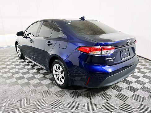 Used 2025 Toyota Corolla LE FWD image 5
