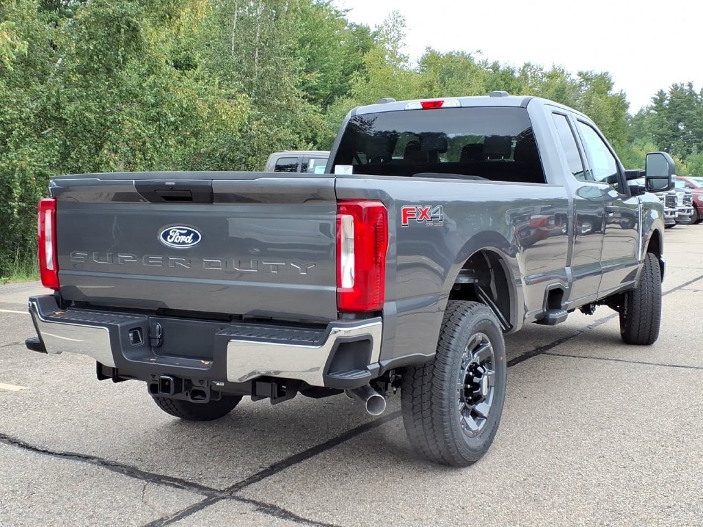 New 2027 Ford F350 XLT w/ FX4 Off-Road Package AWD/4WD image 5
