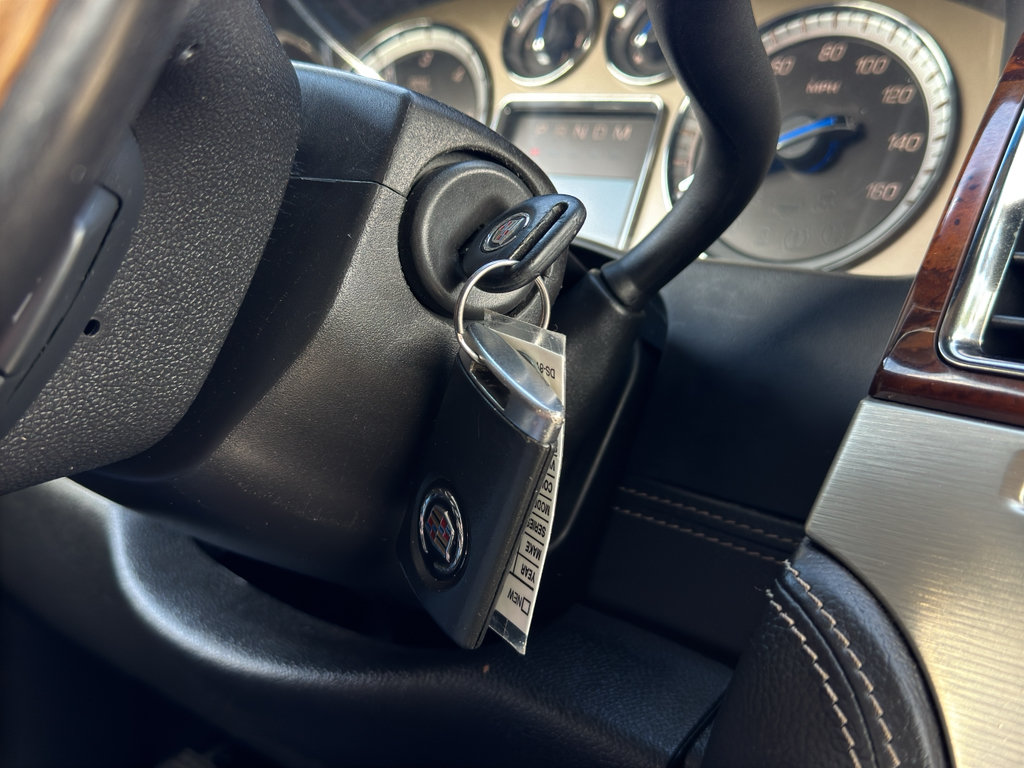 Used 2013 Cadillac Escalade Platinum AWD/4WD image 26