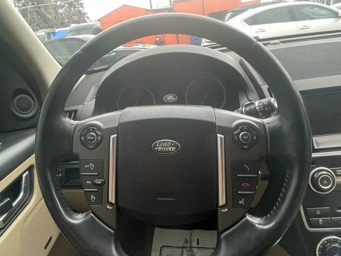 Used 2013 Land Rover LR2 HSE image 10