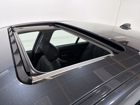 Used 2014 BMW 320i xDrive Sedan AWD/4WD image 27