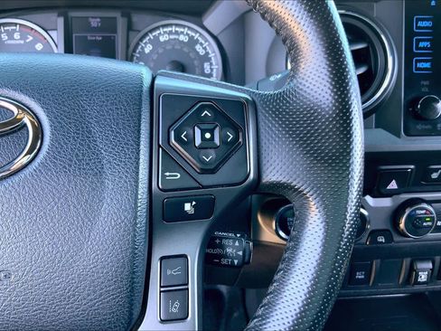 Used 2019 Toyota Tacoma TRD Off-Road image 24