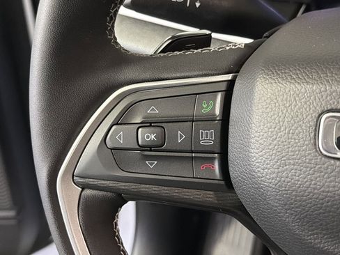 Used 2024 Jeep Grand Cherokee Altitude image 16