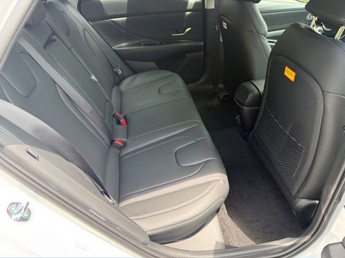 New 2026 Hyundai Elantra Limited FWD image 15