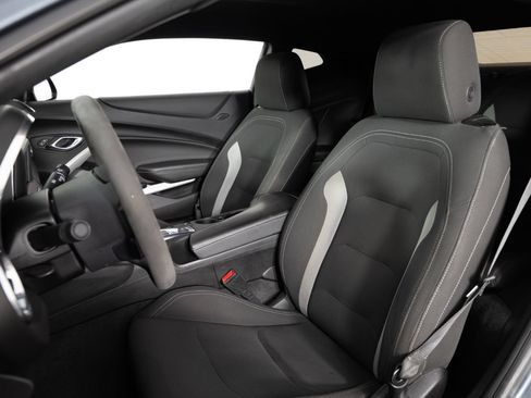 Used 2019 Chevrolet Camaro LT w/ 1LE Track Performance Package RWD image 15