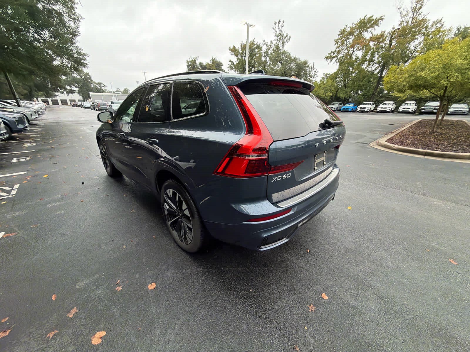 Used 2026 Volvo XC60 B5 Plus AWD/4WD image 12
