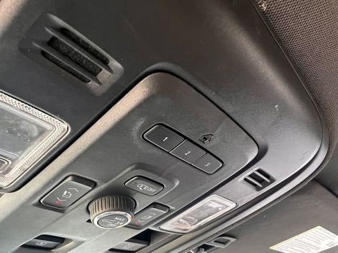 Used 2021 Chevrolet Tahoe Premier w/ Premium Package image 31