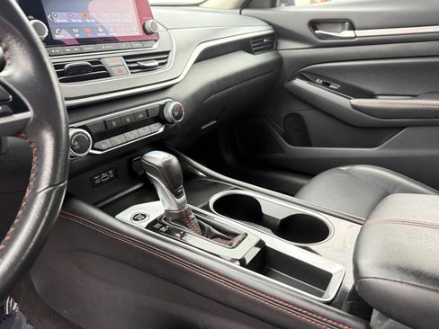 Used 2024 Nissan Altima 2.5 SR image 13