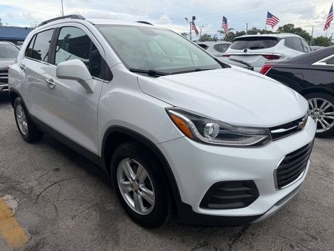 Used 2017 Chevrolet Trax LT w/ LT Convenience Package FWD image 7