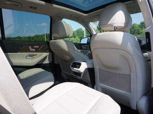New 2026 Mercedes-Benz GLS 450 4MATIC image 43