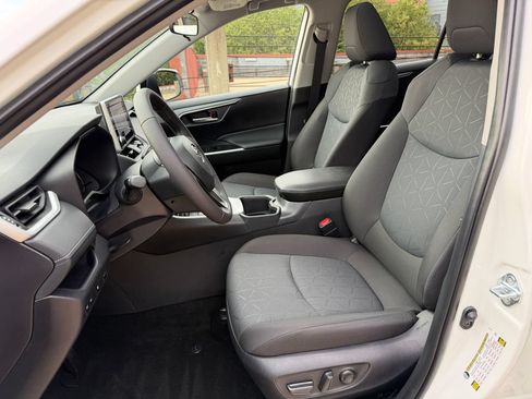 Used 2025 Toyota RAV4 XLE w/ Convenience Package AWD/4WD image 11