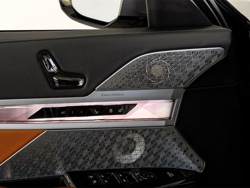 Used 2023 BMW 760i xDrive w/ Executive Package image 44