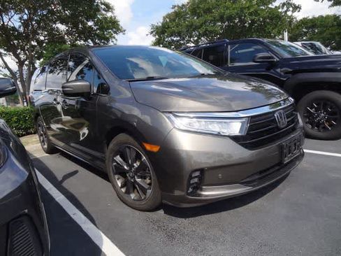 Used 2023 Honda Odyssey Elite image 4