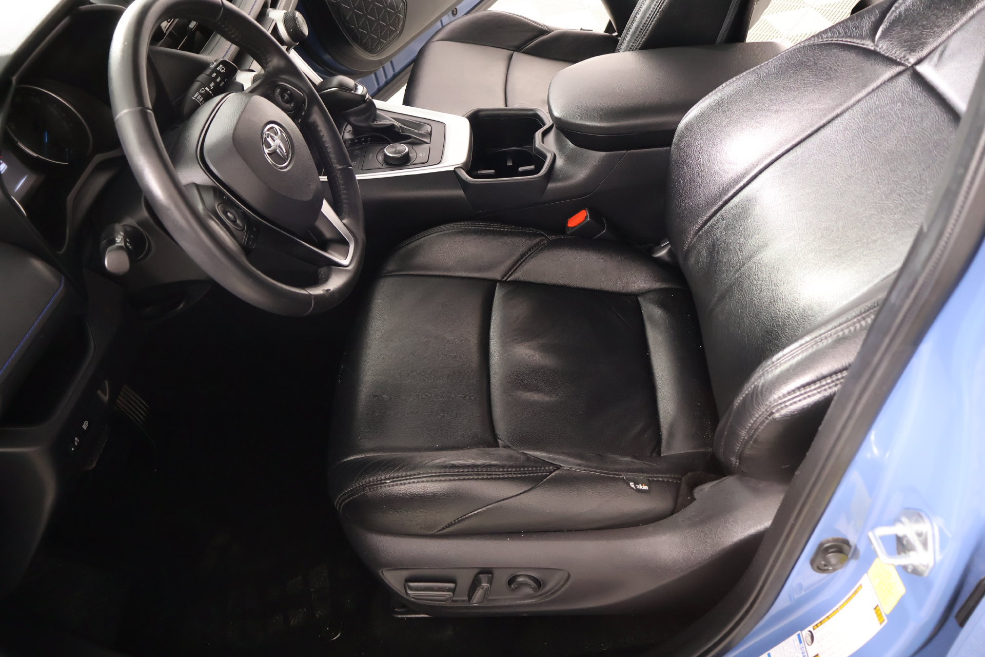 Used 2022 Toyota RAV4 SE AWD/4WD image 10